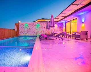 Kaş Sarıbelen'de Doğa Manzaralı, Özel Havuzlu, Muhafazakar Villa - 5