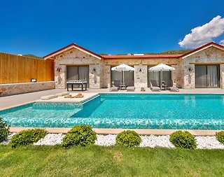 Kaş Sarıbelen'de Doğayla İç İçe, Özel Havuzlu, Konforlu Villa - 1