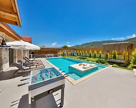 Kaş Sarıbelen'de Doğayla İç İçe, Özel Havuzlu, Konforlu Villa - 3