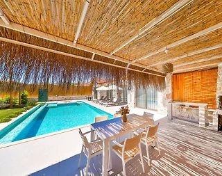 Kaş Sarıbelen'de Doğayla İç İçe, Özel Havuzlu, Konforlu Villa - 4