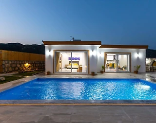 Kaş Sarıbelen'de Doğayla İç İçe, Özel Havuzlu, Kiralık Balayı Villası - 2