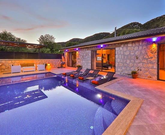 Kaş Sarıbelen'de Eşsiz Doğa Manzaralı, Özel Havuzlu, Jakuzili Villa - 1