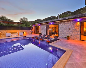 Kaş Sarıbelen'de Eşsiz Doğa Manzaralı, Özel Havuzlu, Jakuzili Villa - 2