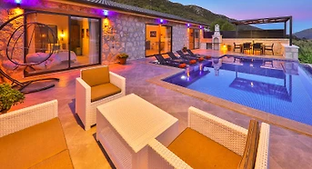 Kaş Sarıbelen'de Eşsiz Doğa Manzaralı, Özel Havuzlu, Jakuzili Villa