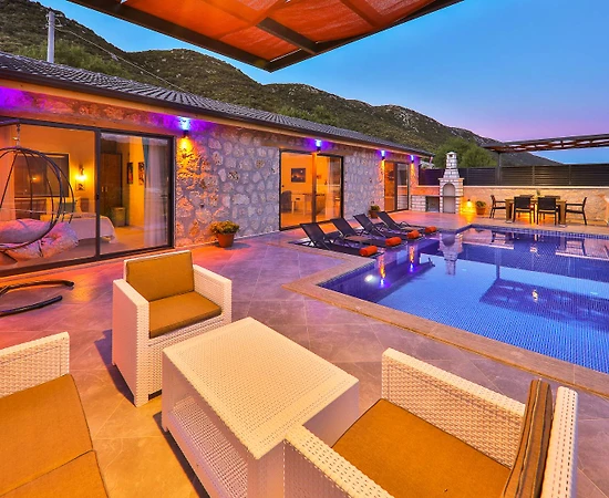 Kaş Sarıbelen'de Eşsiz Doğa Manzaralı, Özel Havuzlu, Jakuzili Villa - 1