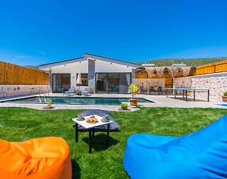 Kaş Sarıbelen'de Geniş Bahçe İçerisinde, Özel Havuzlu, Balayı Villası - 2
