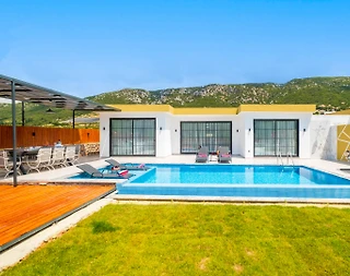 Kaş Sarıbelen'de Geniş Bahçe İçerisinde, Özel Havuzlu, Lüks Villa - 2