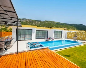 Kaş Sarıbelen'de Geniş Bahçe İçerisinde, Özel Havuzlu, Lüks Villa - 3