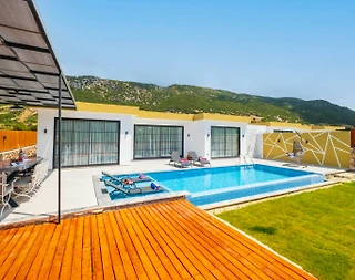 Kaş Sarıbelen'de Geniş Bahçe İçerisinde, Özel Havuzlu, Lüks Villa - 3