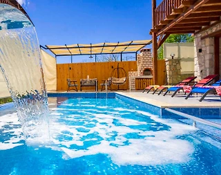 Kaş Sarıbelen'de Geniş Bahçeli, Özel Havuzlu ve Jakuzili, Lüks Villa - 4