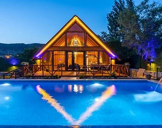 Kaş Sarıbelen'de Geniş Bahçeli, Özel Havuzlu, 2+1 Şık Bungalov - 1