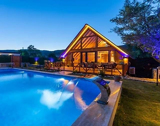 Kaş Sarıbelen'de Geniş Bahçeli, Özel Havuzlu, 2+1 Şık Bungalov - 3