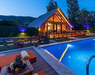 Kaş Sarıbelen'de Geniş Bahçeli, Özel Havuzlu, 2+1 Şık Bungalov - 2