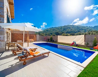 Kaş Sarıbelen'de Geniş Bahçeli, Özel Havuzlu, Çocuk Oyun Alanlı Villa - 5