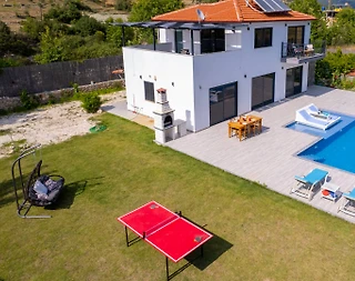 Kaş Hacıoğlan'da Geniş Bahçeli, Özel Havuzlu, Jakuzili Villa - 1