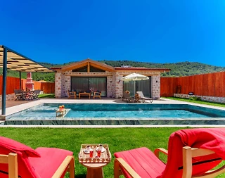 Kaş Sarıbelen'de Geniş Bahçeli, Özel Havuzlu, Otantik Balayı Villası - 1