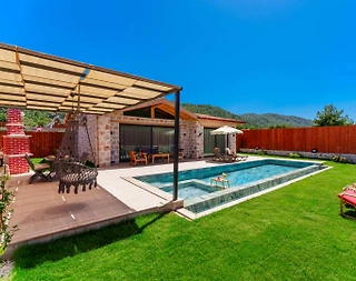 Kaş Sarıbelen'de Geniş Bahçeli, Özel Havuzlu, Otantik Balayı Villası - 3