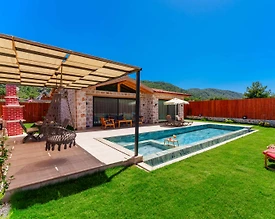 Kaş Sarıbelen'de Geniş Bahçeli, Özel Havuzlu, Otantik Balayı Villası - 3