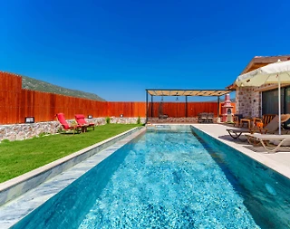 Kaş Sarıbelen'de Geniş Bahçeli, Özel Havuzlu, Otantik Balayı Villası - 5