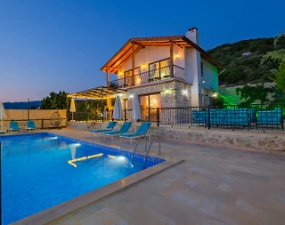 Kaş Sarıbelen'de Huzur Dolu Doğada, Sonsuzluk Havuzlu, Taş Villa - 1