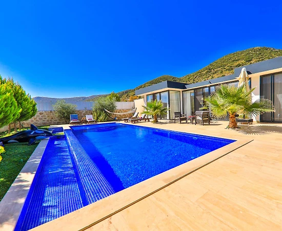 Kaş Sarıbelen'de Huzurlu Doğada, Özel Havuzlu, Kiralık Villa - 1
