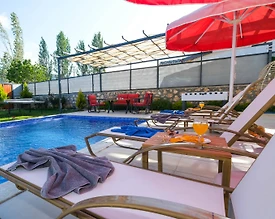 Kaş Sarıbelen'de Huzurlu Konumda, Özel Havuzlu, Jakuzili Villa - 2