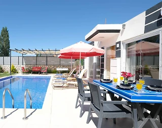 Kaş Sarıbelen'de Huzurlu Konumda, Özel Havuzlu, Jakuzili Villa - 5