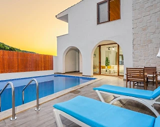 Kaş Sarıbelen'de Huzurlu Konumda, Özel Havuzlu, Jakuzili Villa - 1