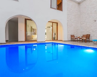 Kaş Sarıbelen'de Huzurlu Konumda, Özel Havuzlu, Jakuzili Villa - 2