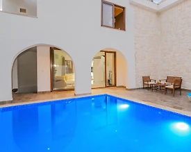 Kaş Sarıbelen'de Huzurlu Konumda, Özel Havuzlu, Jakuzili Villa - 3