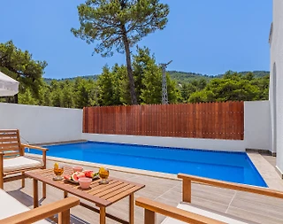 Kaş Sarıbelen'de Huzurlu Konumda, Özel Havuzlu, Jakuzili Villa - 4