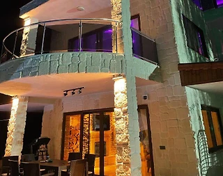 Kaş Sarıbelen'de Kalabalık Aileler İçin Uygun, Özel Havuzlu, Şık Villa - 2