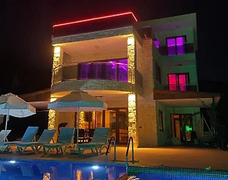 Kaş Sarıbelen'de Kalabalık Aileler İçin Uygun, Özel Havuzlu, Şık Villa - 4