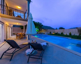 Kaş Sarıbelen'de Modern Tasarımlı, Özel Havuzlu, Bahçeli Villa - 5