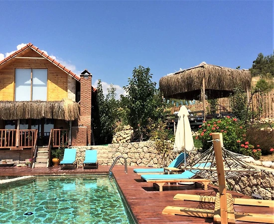 Kaş Sarıbelen'de Muhteşem Doğada, Özel Havuzlu, Konforlu Villa - 1