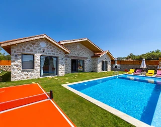 Kaş Sarıbelen'de Otantik Mimarili, Özel Havuzlu, Bahçeli Villa - 1