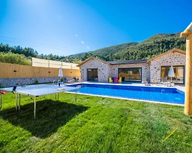 Kaş Hacıoğlan'da Otantik Mimarili, Özel Havuzlu, Lüks Taş Villa - 2