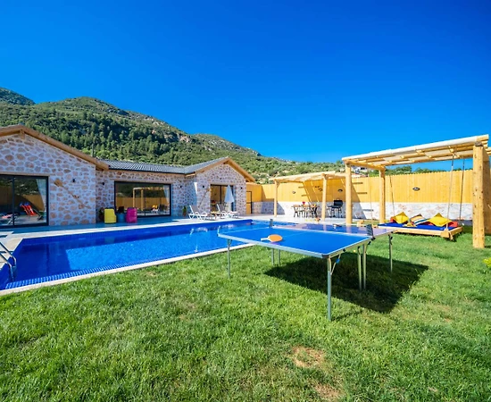 Kaş Hacıoğlan'da Otantik Mimarili, Özel Havuzlu, Lüks Taş Villa - 1