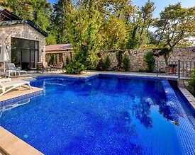 Kaş Sarıbelen'de Otantik Mimarili, Özel Havuzlu, Masa Tenisli Villa - 2