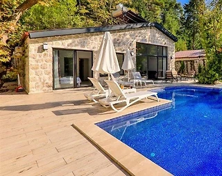 Kaş Sarıbelen'de Otantik Mimarili, Özel Havuzlu, Masa Tenisli Villa - 2