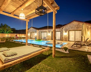 Kaş Sarıbelen'de Otantik Tasarımlı, Özel Havuzlu, Olanaklı Villa - 2