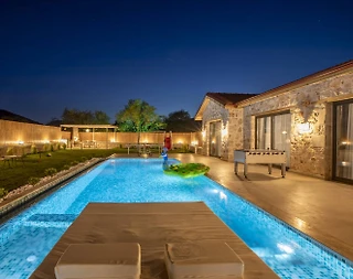 Kaş Sarıbelen'de Otantik Tasarımlı, Özel Havuzlu, Olanaklı Villa - 3