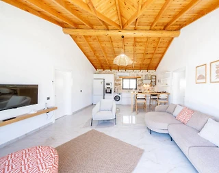 Kaş Sarıbelen'de Yemyeşil Bahçeli, Özel Havuzlu, Otantik Taş Ev - 5