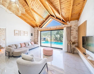 Kaş Sarıbelen'de Yemyeşil Bahçeli, Özel Havuzlu, Otantik Taş Ev - 4