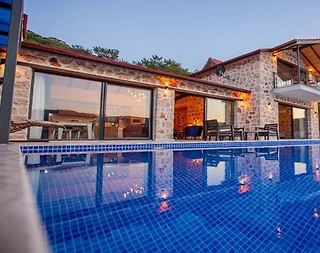 Kaş Sarıbelen'de Otantik Tasarımlı, Özel Havuzlu, 4 Kişilik Villa - 1