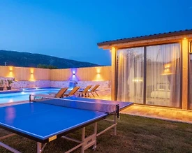 Kaş Sarıbelen'de Sakin Konumda, 5 Kişilik Özel Havuzlu Villa - 3