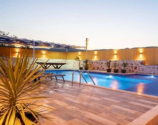 Kaş Sarıbelen'de Sakin Konumda, 5 Kişilik Özel Havuzlu Villa - 2