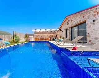 Kaş Sarıbelen'de Sakin Konumda, Özel Havuzlu, Çocuk Oyun Alanlı Villa - 3