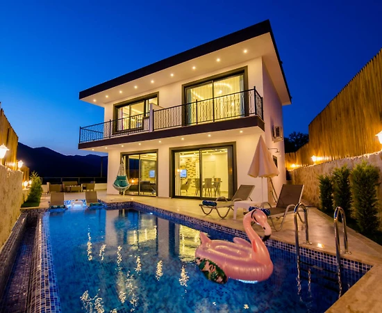 Kaş Sarıbelen'de Sakin Konumda, Özel Havuzlu, Jakuzili Villa - 1