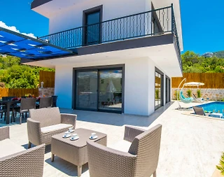Kaş Sarıbelen'de Sakin Konumda, Özel Havuzlu, Jakuzili Villa - 3
